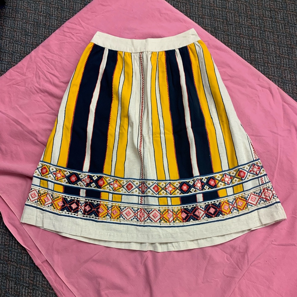 Vineet Bahl fully lined, knee length, cotton/linen blend skirt
